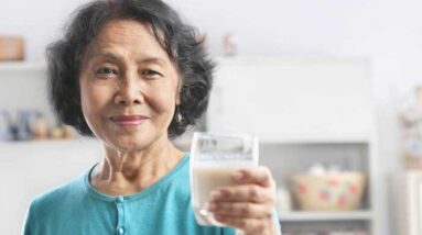 Susu Kalsium Tinggi, Nutrisi Untuk Daya Tahan Tubuh Lansia